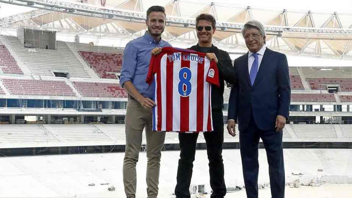 Enrique Cerezo, junto a Tom Cruise y Saul Ñíguez