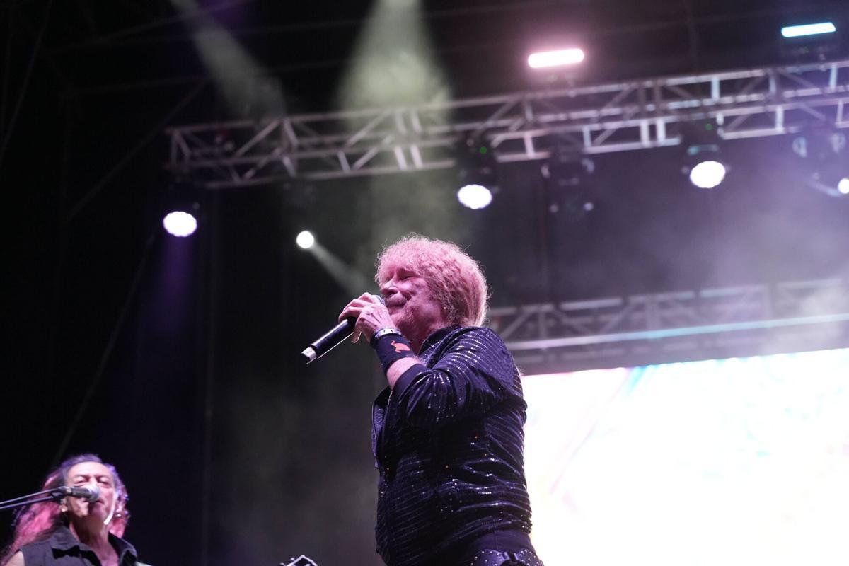 Medina Azahara desata la nostalgia en su último concierto en Badajoz