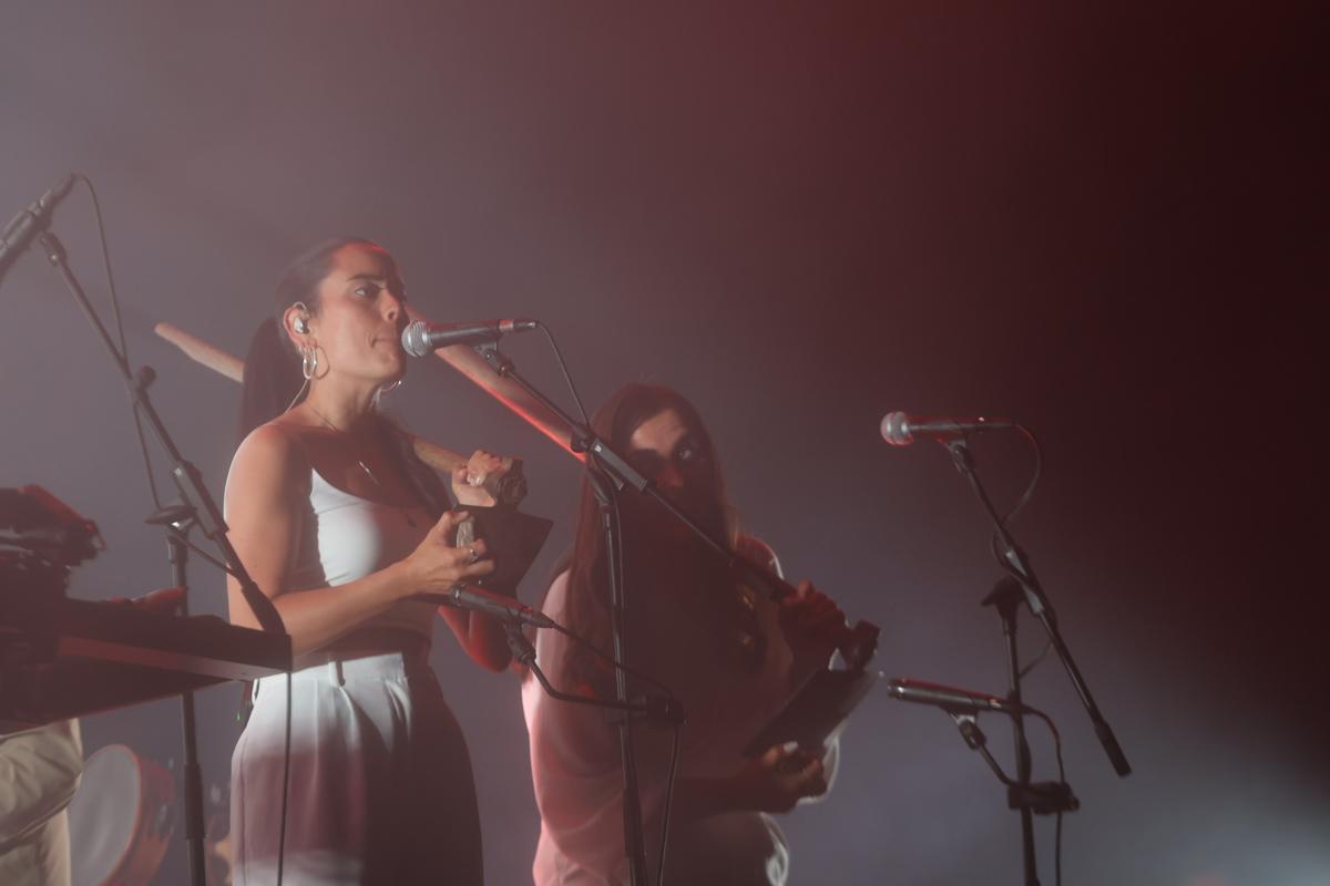 La fiesta vivida anoche en la Romería Vikinga, con actuaciones de los grupos Baiuca y The Rapants.