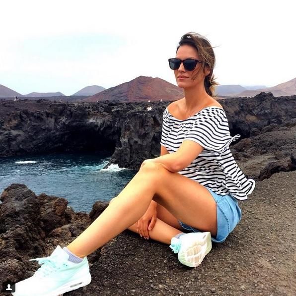 Helen Lindes disfruta de sus vacaciones en Lanzarote