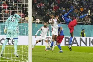 Resumen, goles y highlights del Steaua Bucarest 0-0 Olympiakos de la jornada 5 de la Europa League