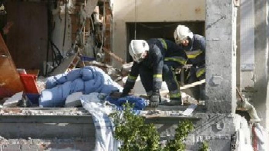 Un muerto y dos heridos graves por la explosión de gas en una vivienda de Granada