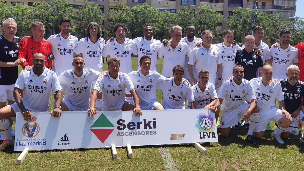 Equipo de los veteranos del Real Madrid que ha jugado este sábado en Orihuela