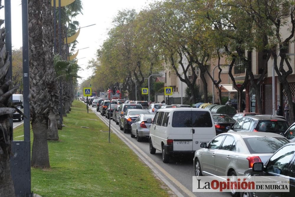 Atascos en Murcia por la protesta de los agricultores en sus tractores