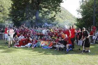 EN IMÁGENES: Así han celebrado Condal, Astur y Andés el ascenso a la Tercera Federación de Asturias