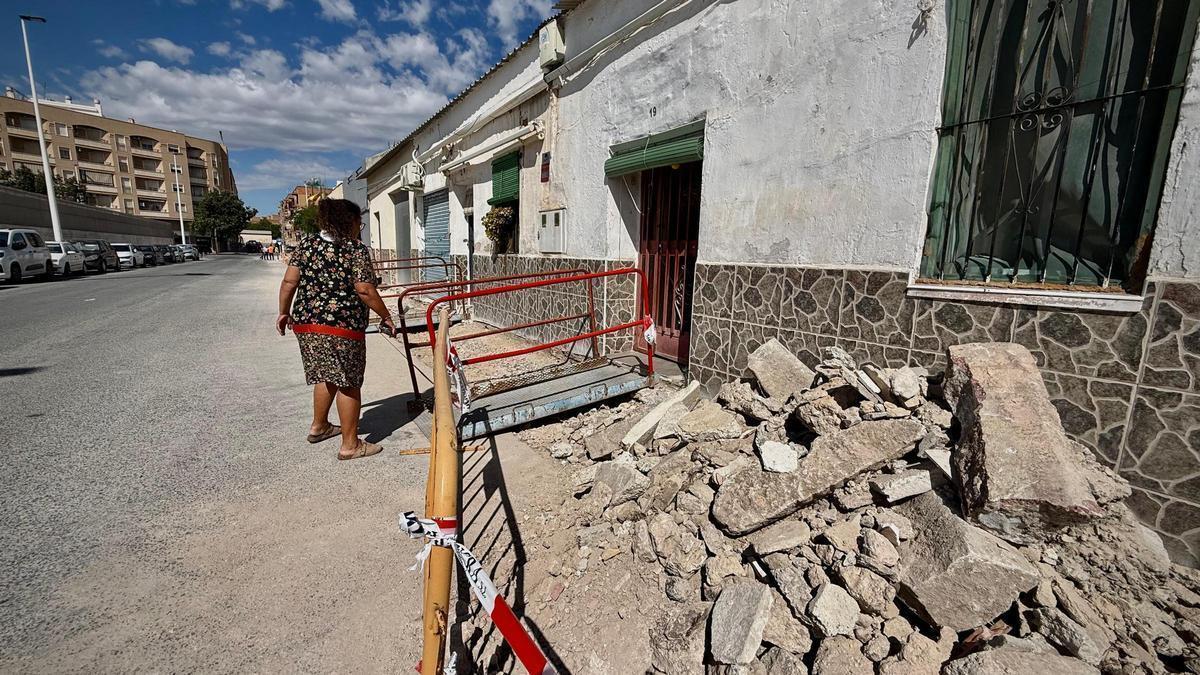 La calle Piaña de Carrús, en Elche, tendrá aceras nuevas y reductores de velocidad