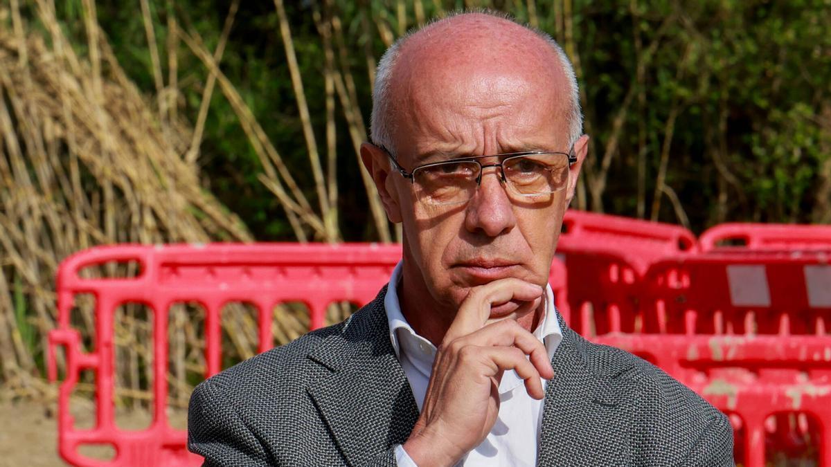 El alcalde vilanovés tiene claro que las llamas se deben a una acción intencionada.