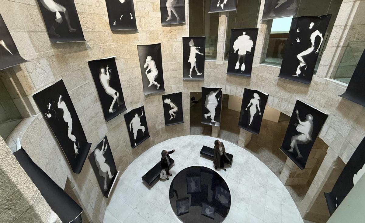 A exposición «Interseccións. Fotogramas, 2014-2026» de Roberto Huarcaya no MARCO de Vigo.