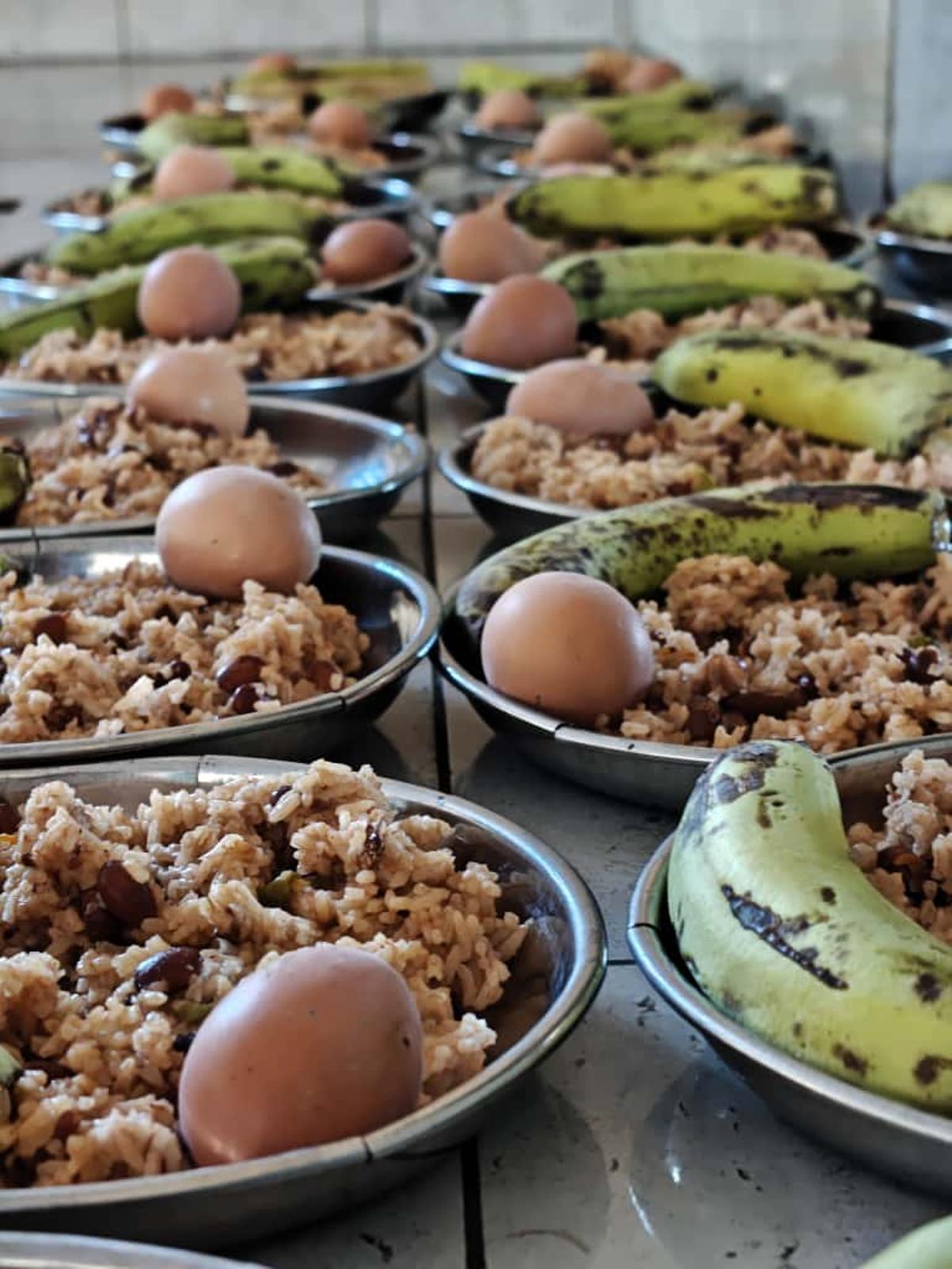 Platos nutritivos para las escuelas de Kenia.