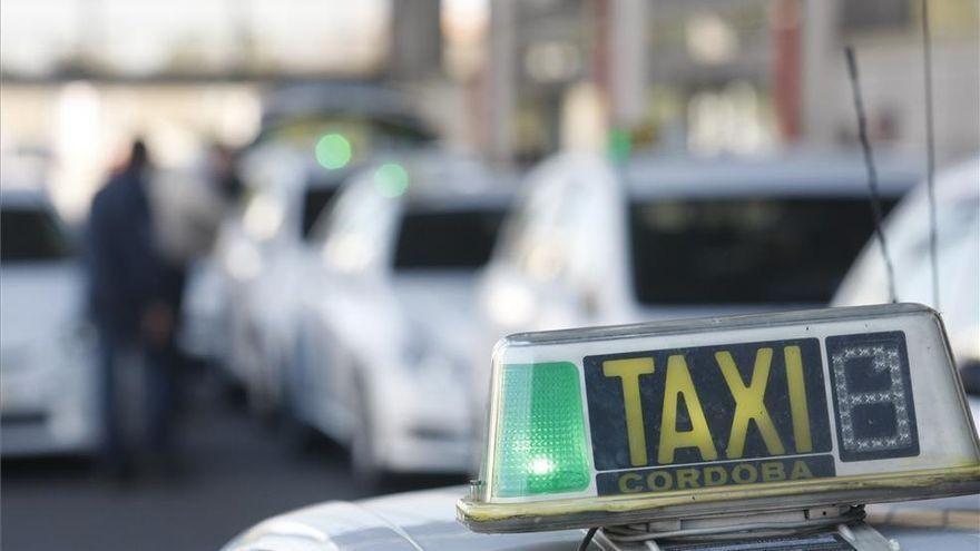 Izquierda Unida y Podemos pedirán en el pleno un apoyo claro para el sector del taxi cordobés