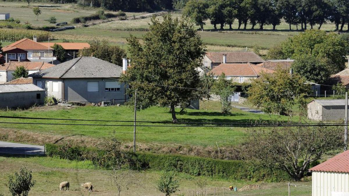 Vista de la aldea de Meixomence, en Ponte.  | // BERNABÉ/JAVIER LALÍN