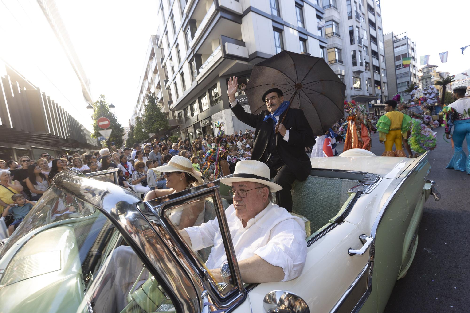 En Imágenes: El Desfile del Día de América llena las calles de Oviedo en una tarde veraniega