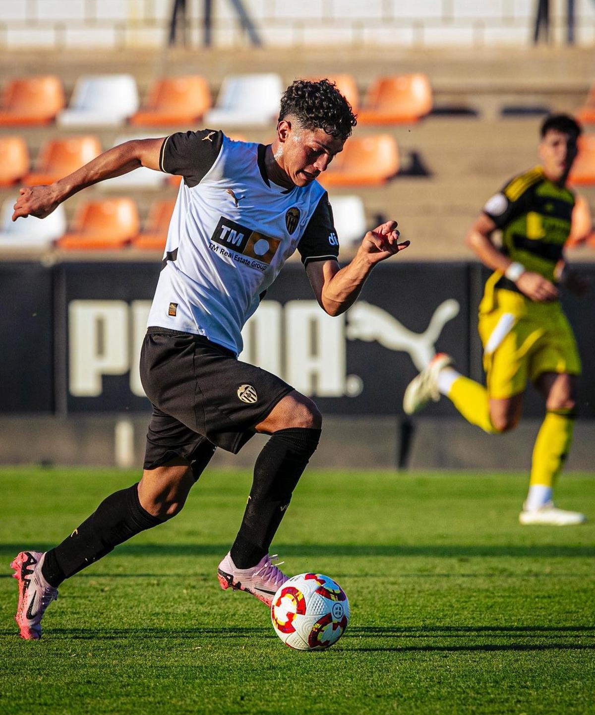 Warren Madrigal en el último amistoso del VCF Mestalla