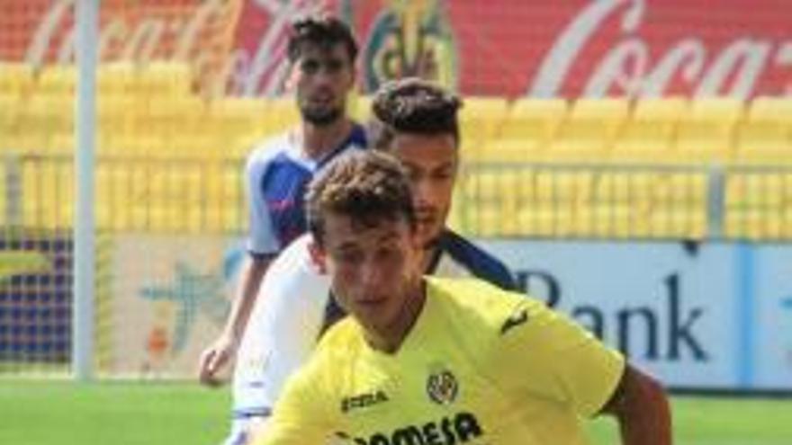 El delantero cántabro Dani Raba seguirá vinculado al filial amarillo tres temporadas más.