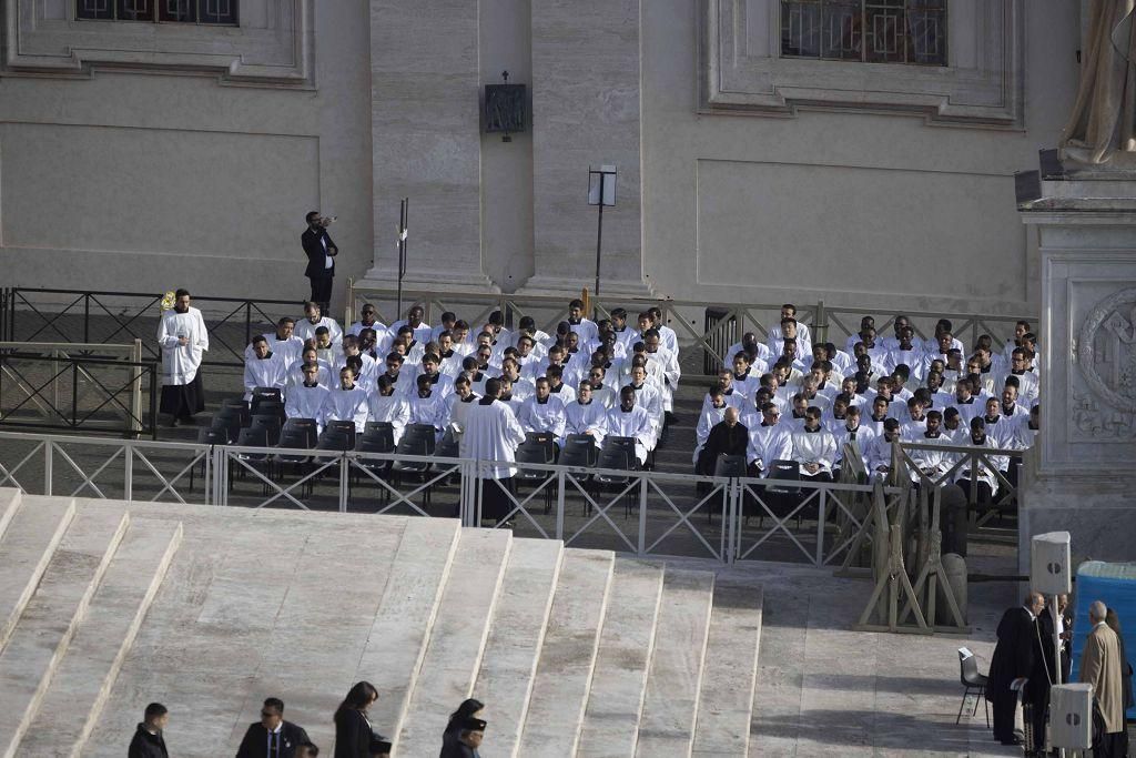 El funeral del papa Francisco en la Plaza de San Pedro del Vaticano, en imágenes