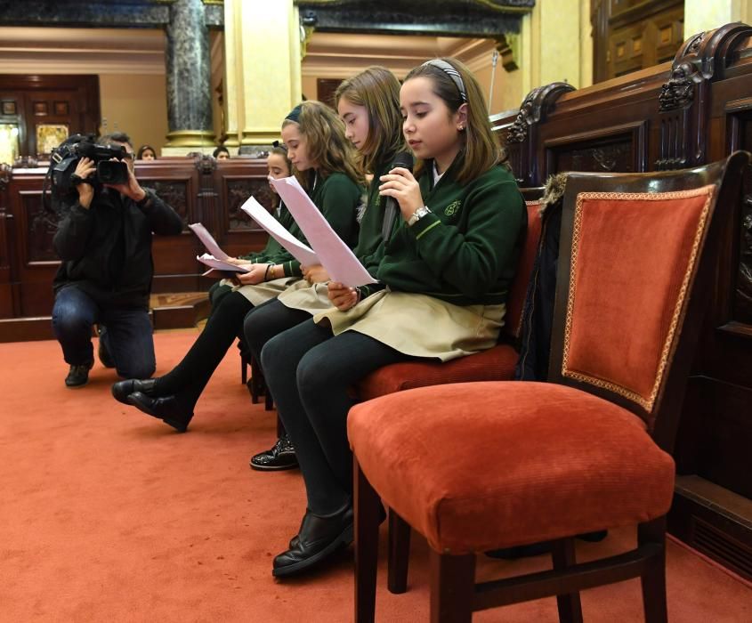 Asuntos como la igualdad, identidad, familia, educación, juego y salud fueron los principales asuntos de la jornada en la que el alcalde aprovechó para destacar su apuesta por la educación.