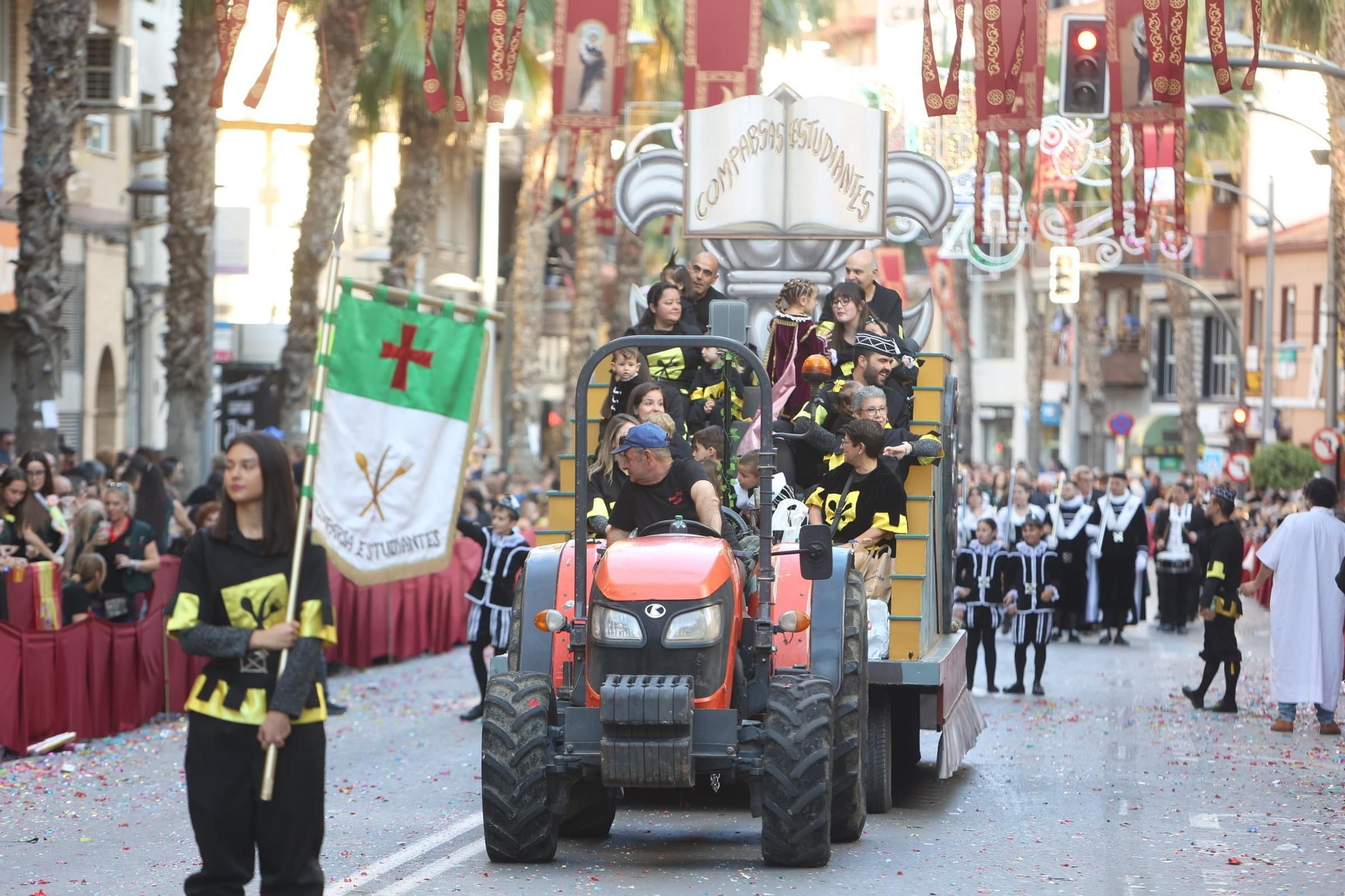 La entrada cristiana en los Moros y Cristianos de San Vicente, en imágenes