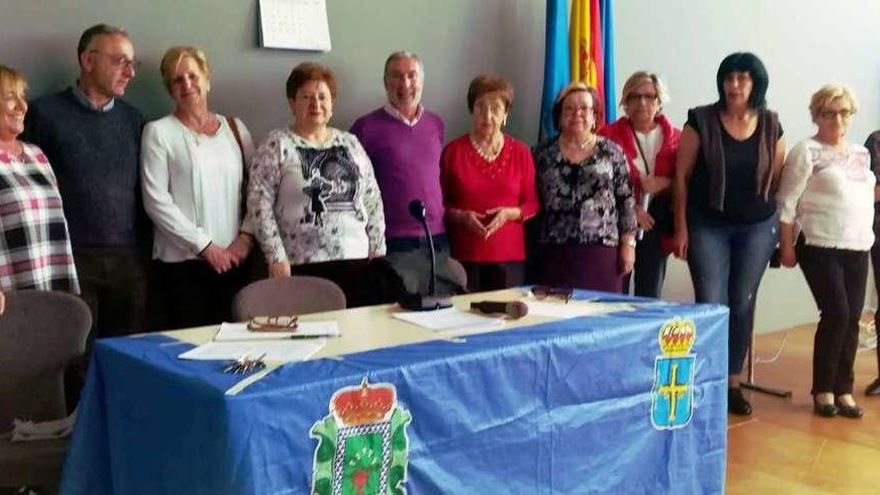 Mari Paz Canga renueva su cargo al frente del hogar del pensionista El Carmín