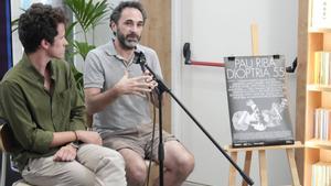 Caïm Riba junto a Pol Segarra en la presentación del homenaje a Dioptria, de Pau Riba.