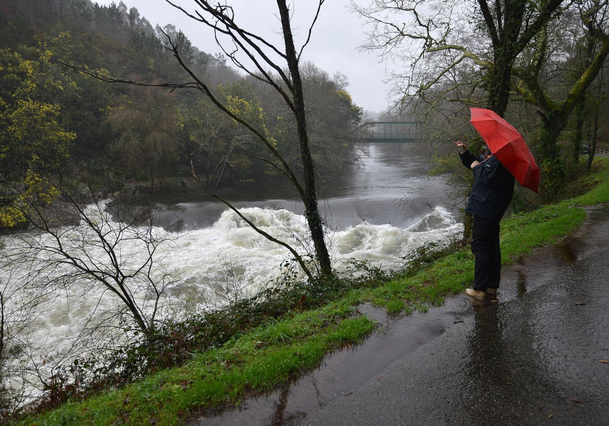 Las intensas lluvias dejan los ríos de Pontevedra con mucho caudal de agua