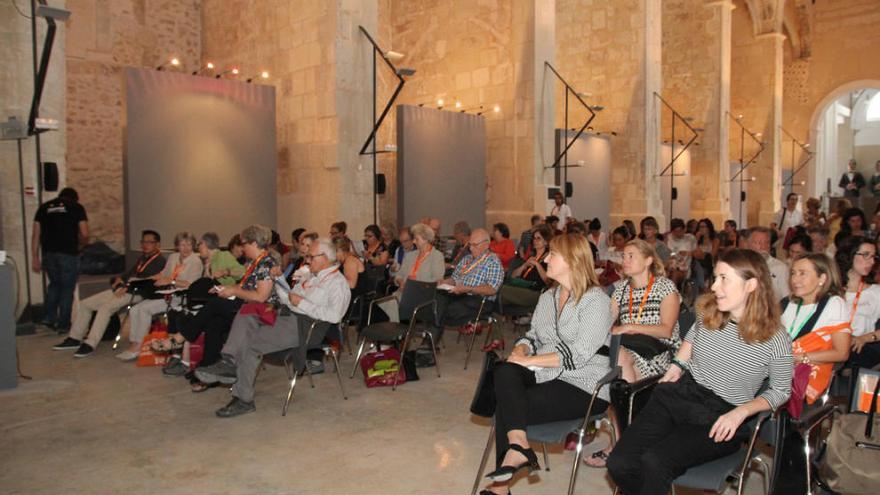 El Congreso Internacional del Papel reúne en Xàtiva a un centenar de historiadores