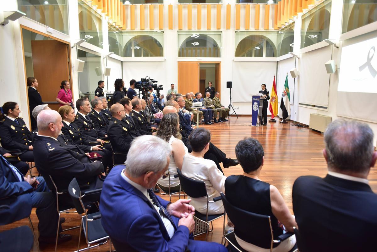 Las imágenes del homenaje en Badajoz a las víctimas del terrorismo