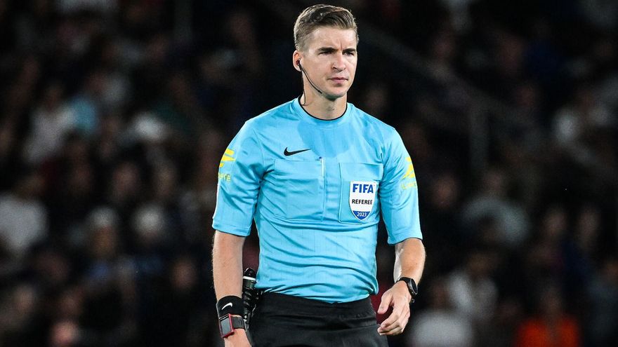 Francois Letexier, árbitro FIFA desde 2017.