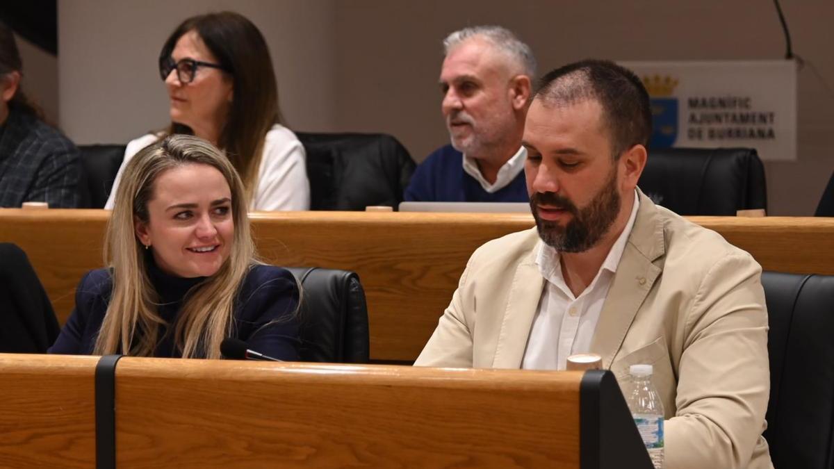 Vídeo: El pleno de Burriana hace oficial la salida de los dos concejales de Compromís