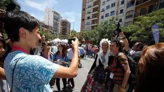 De la calle a TikTok: cómo las redes sociales cambian la forma de vivir las fiestas en la Comunidad Valenciana