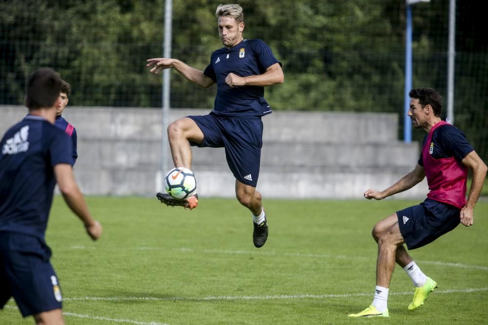 Entrenamiento del Real Oviedo en el Requexón