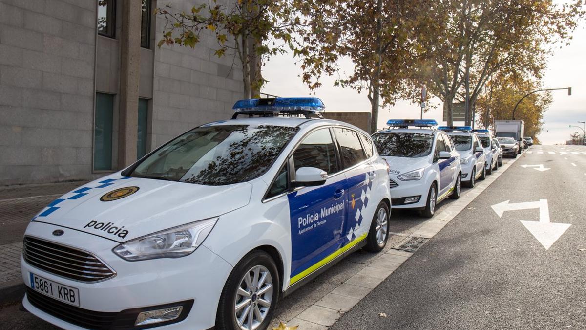 Coches patrulla de la Policia Municipal de Terrassa.