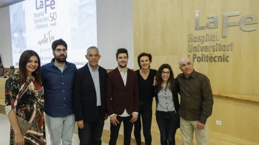 De izquierda a derecha los pacientes de La Fe Noah, Albert, Héctor, Alejandro, Marta, Sonsoles y José.