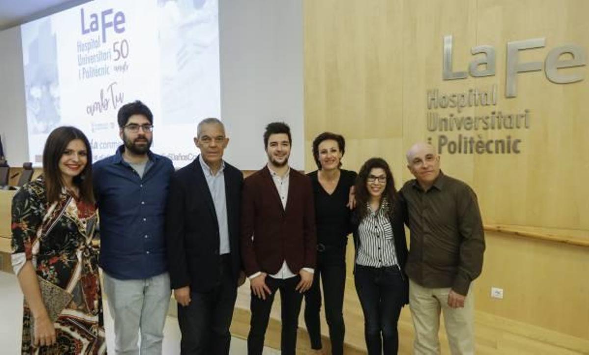 De izquierda a derecha los pacientes de La Fe Noah, Albert, Héctor, Alejandro, Marta, Sonsoles y José.