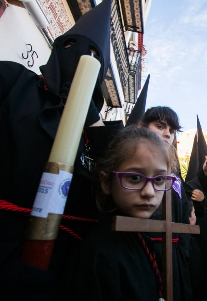 Alicante se vuelca con la procesión de Santa Cruz