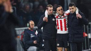 Sergiño Dest, lesionado con el PSV