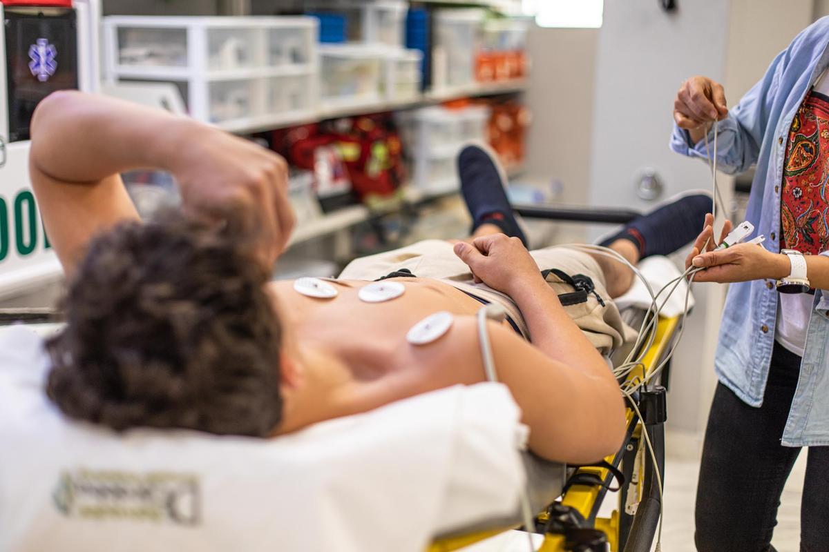 Instituto Salvador de Córdoba refuerza su apuesta por la FP sanitaria con nuevos equipos, inteligencia artificial y un máster en Cultivos Celulares