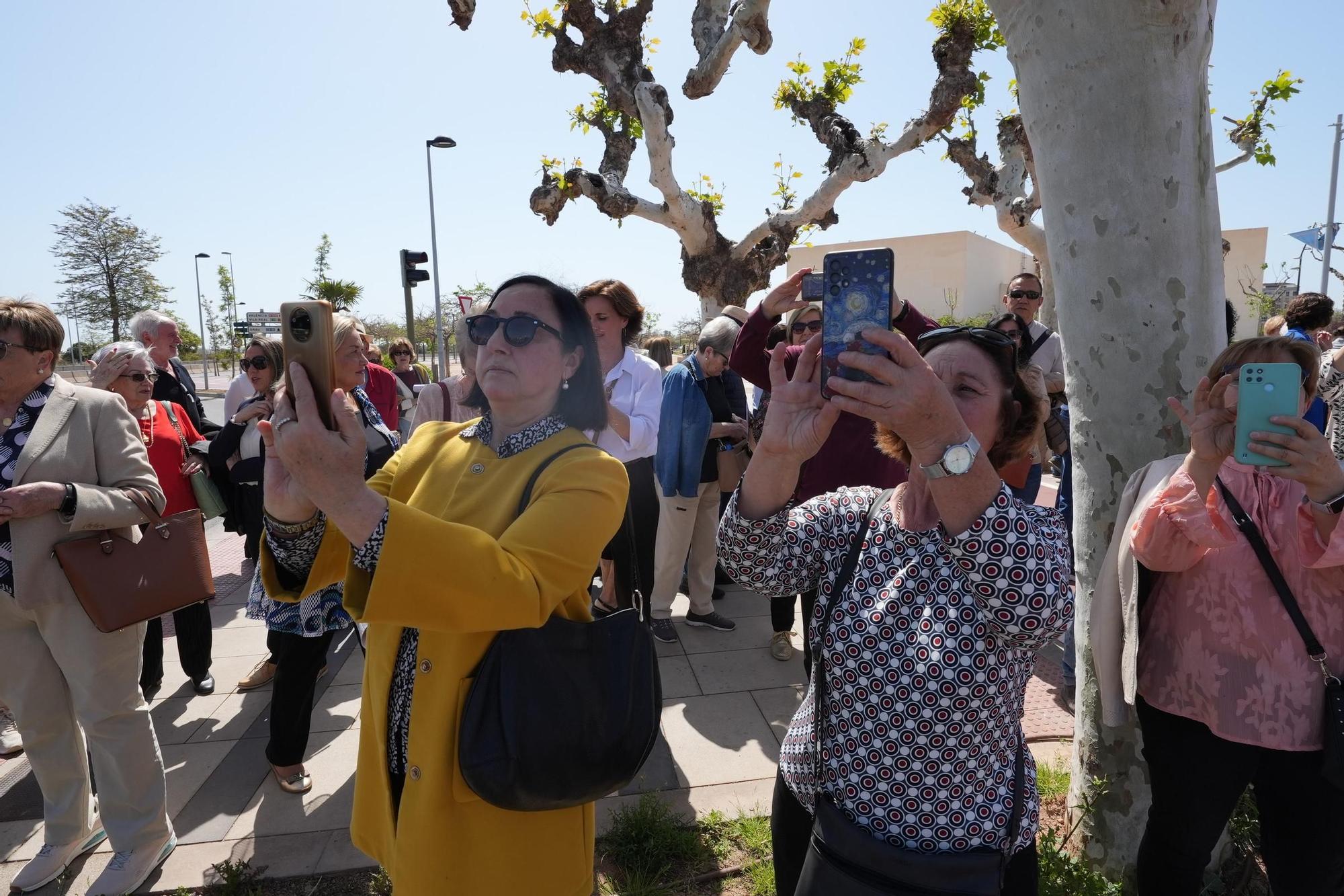 Galería de imágenes: La Virgen del Lledó sale de la basílica para ir a la ciudad