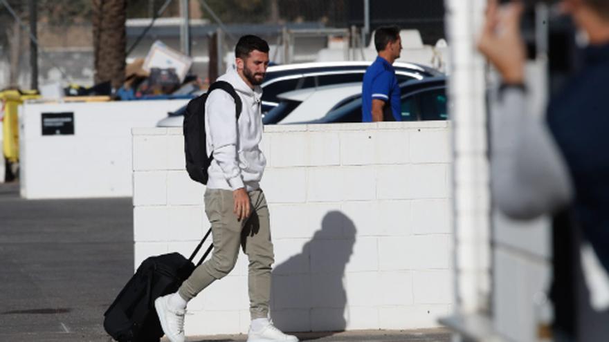 Gayà pasa por Paterna tras llegar de Catar