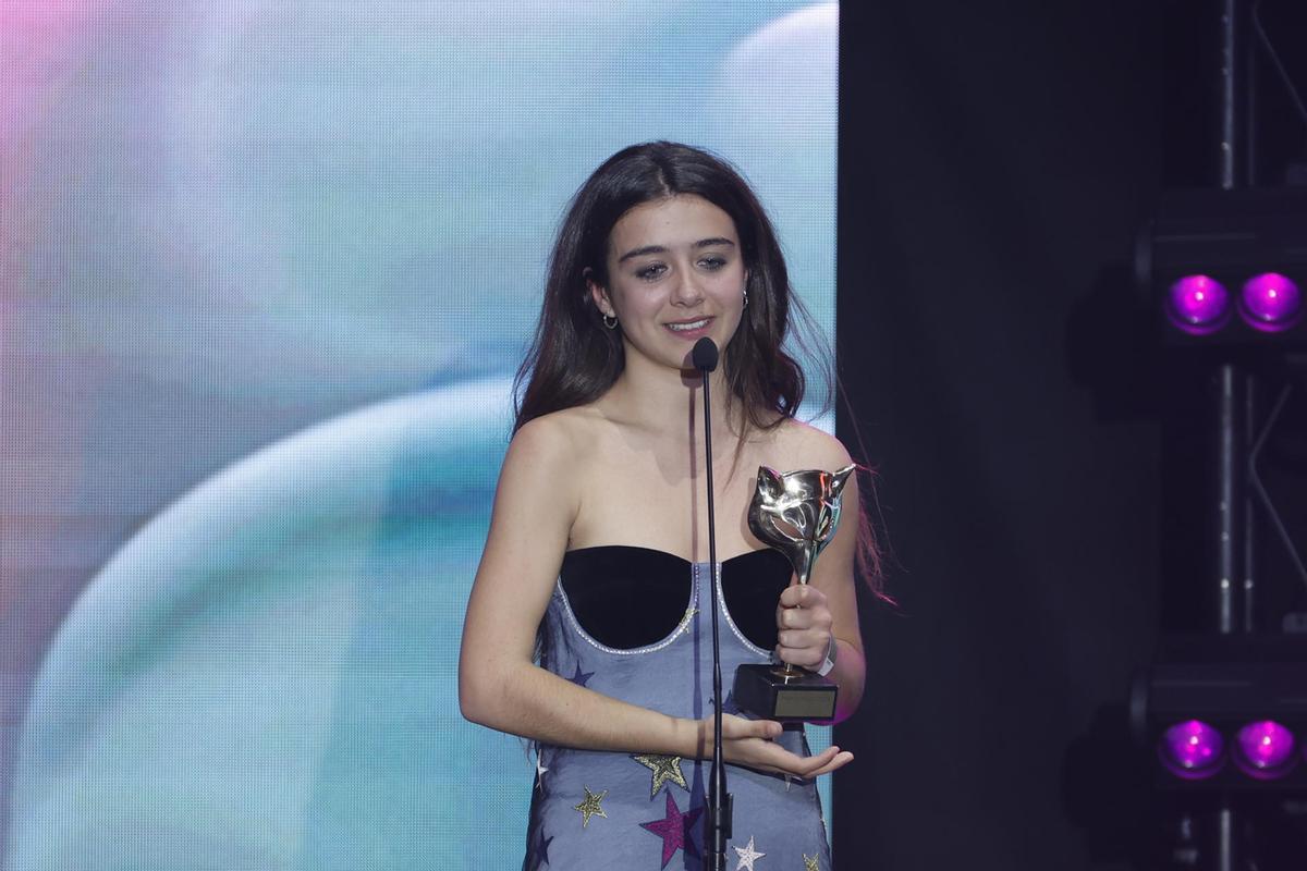 La actriz Irene Balmes recibe el Feroz a mejor actriz de reparto en una serie por su trabajo en 'La Mesías'.