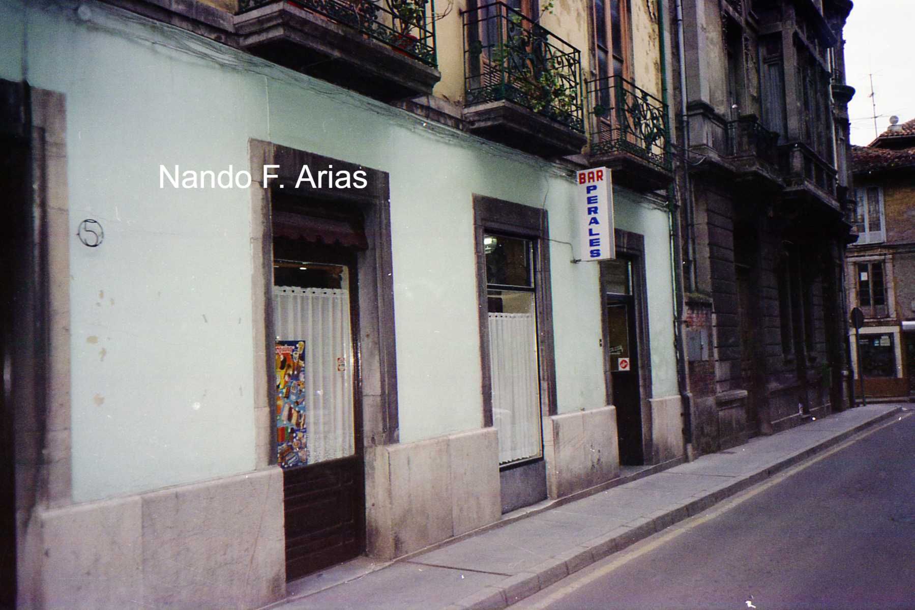 En imágenes, los locales míticos de finales de siglo en Grado