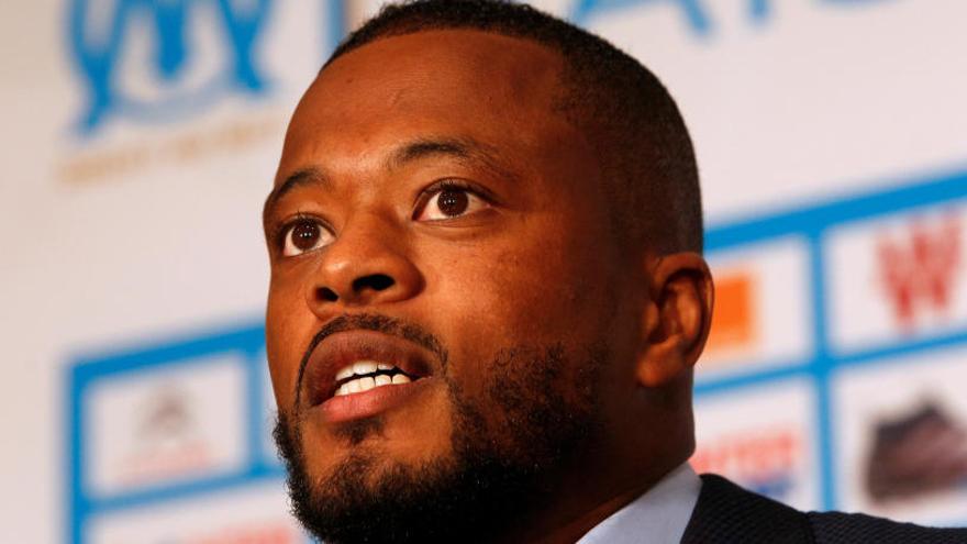 El Olympique despide a Evra tras suspenderle la UEFA toda la temporada por su agresión