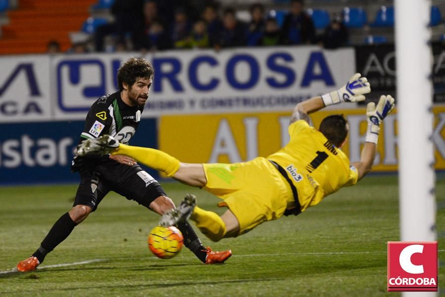 El Córdoba CF vence a una débil Ponferradina.