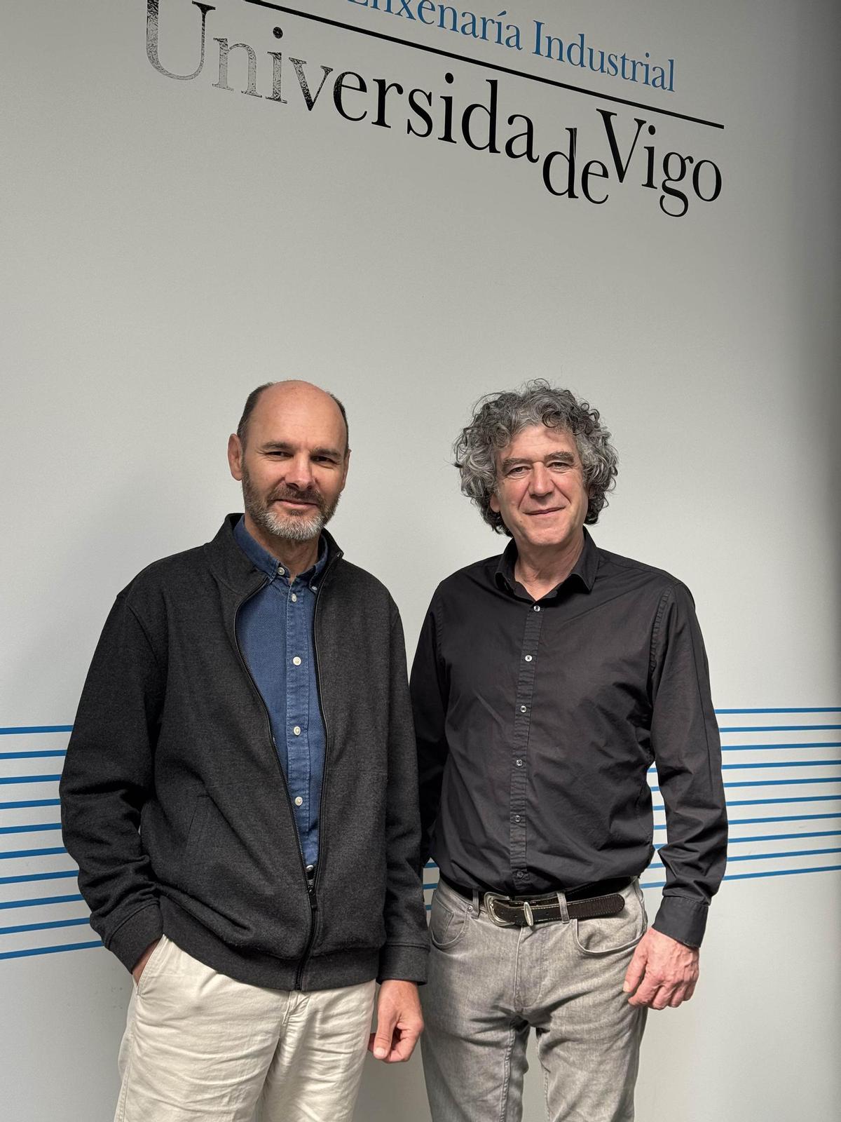 Enrique Paz y Miguel Díaz, en la Escuela de Industriales de la UVigo.