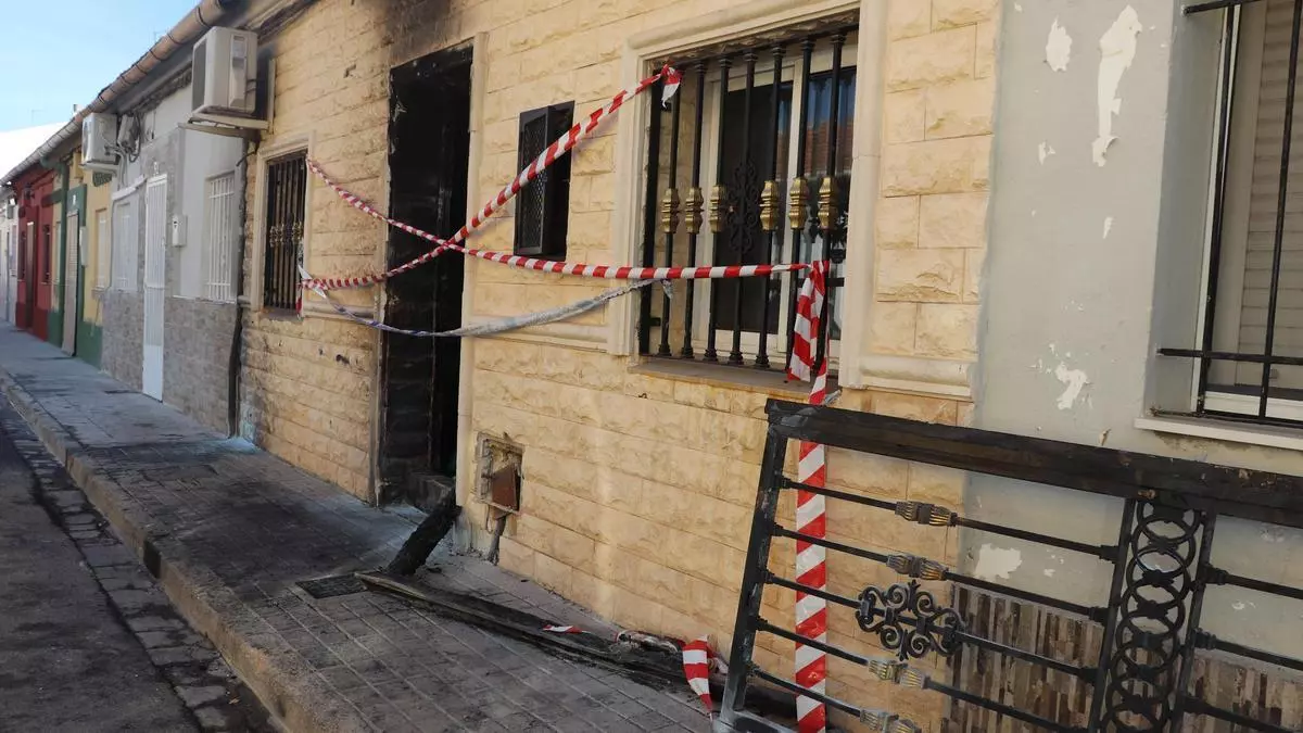 Arrestan a un padre y sus dos hijos por intentar matar a cuchilladas a un miembro de otro clan en Xirivella