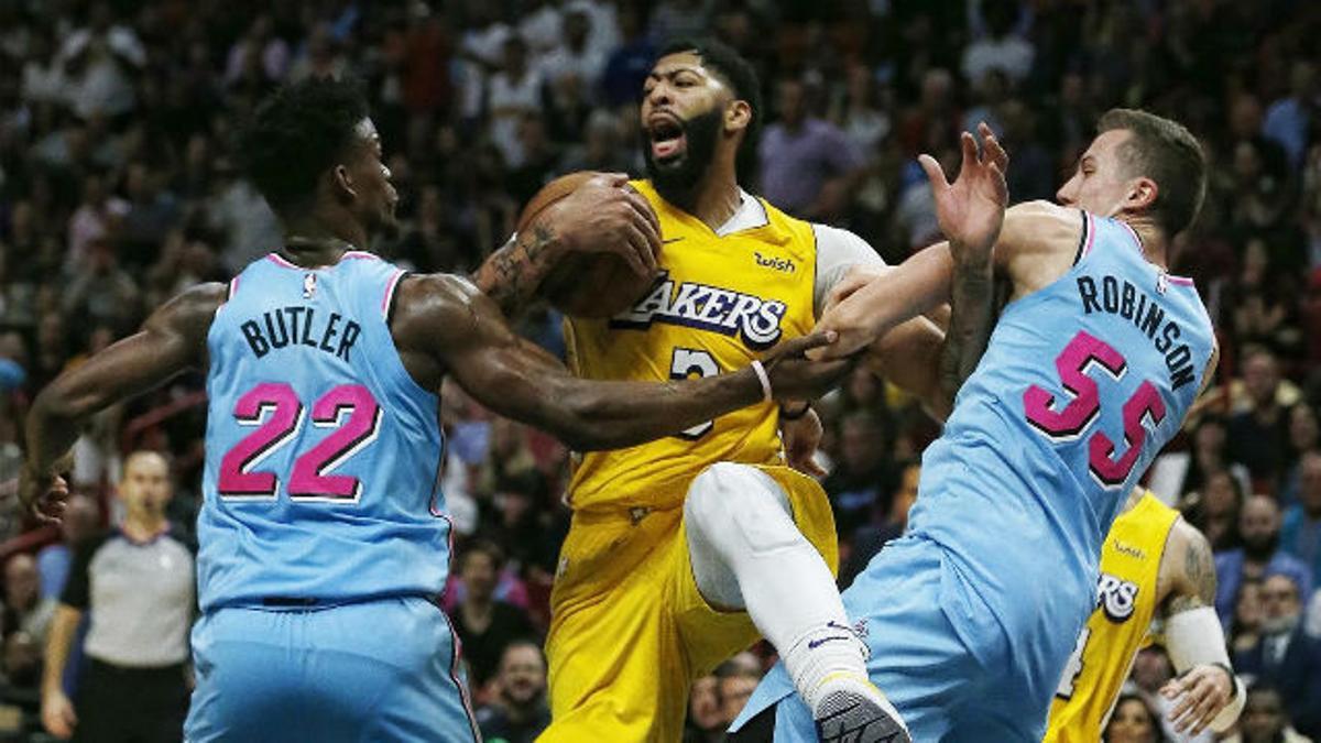 Los Lakers vencen a Miami en el partidazo de la jornada