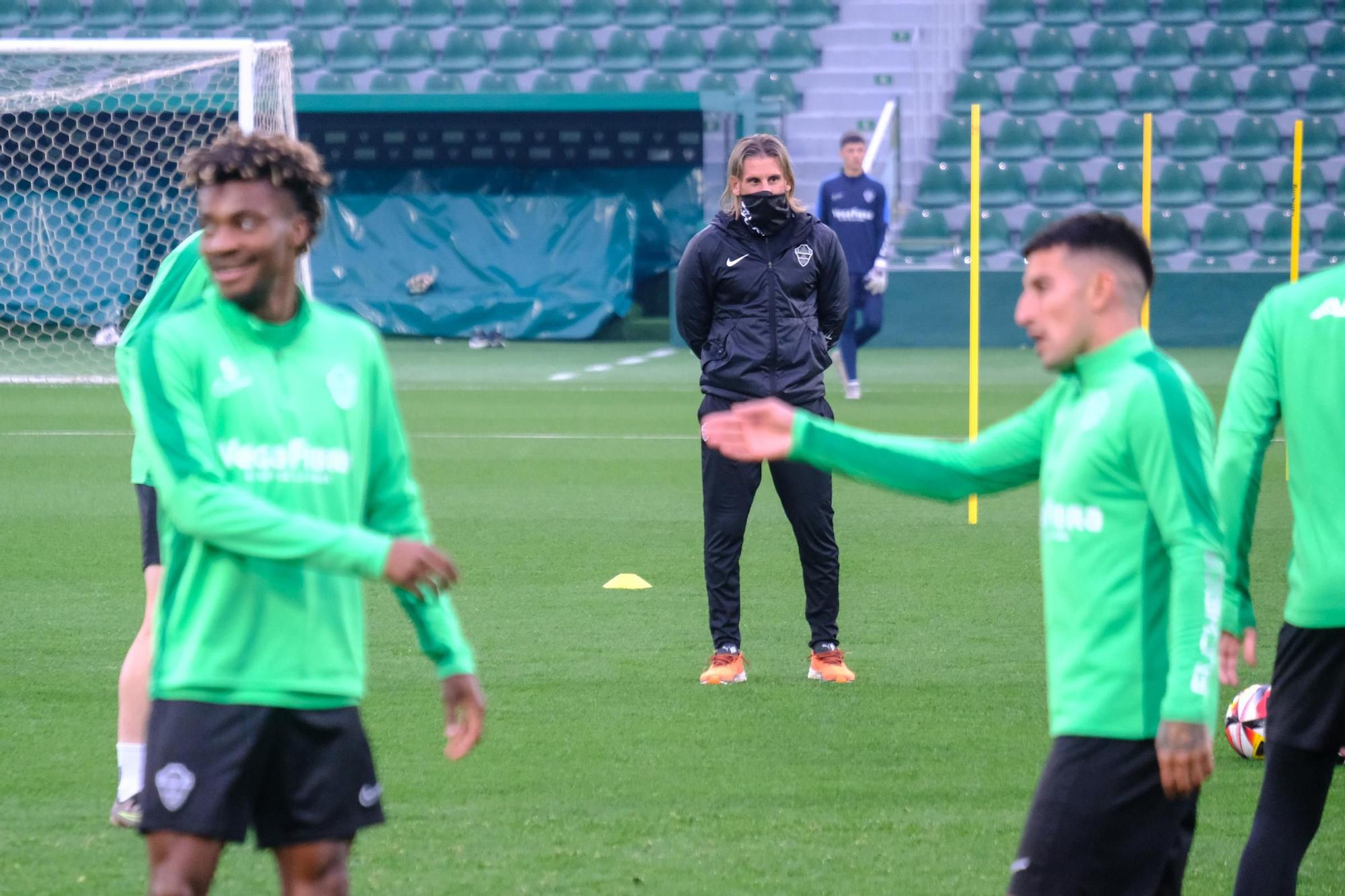 Así ha sido la sesión de entrenamiento abierta con entrada solidaria del Elche CF