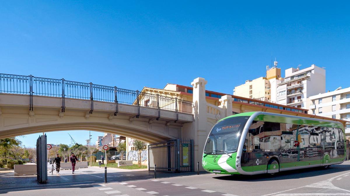 El diseño de los buses es muy novedoso, aporta una gran visibilidad al conductor y más comodidad al usuario.