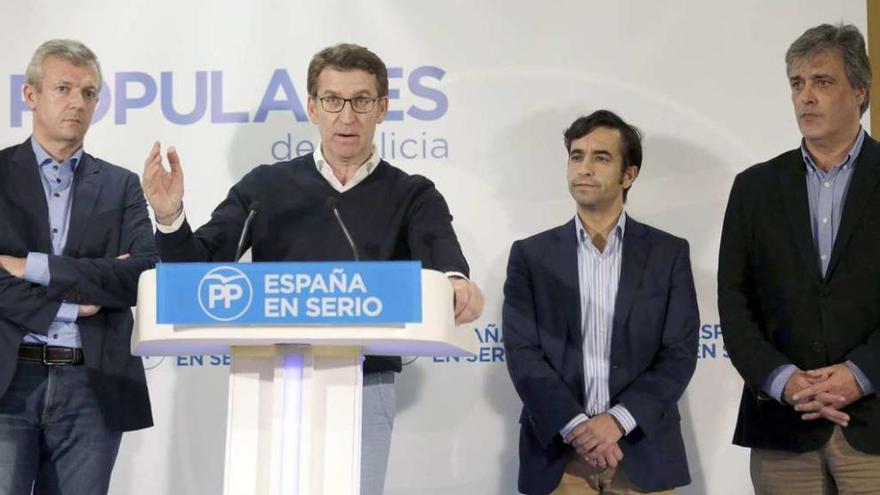 Rueda, Feijóo, Rey Varela y Pedro Puy, ayer, tras conocerse los resultados electorales.