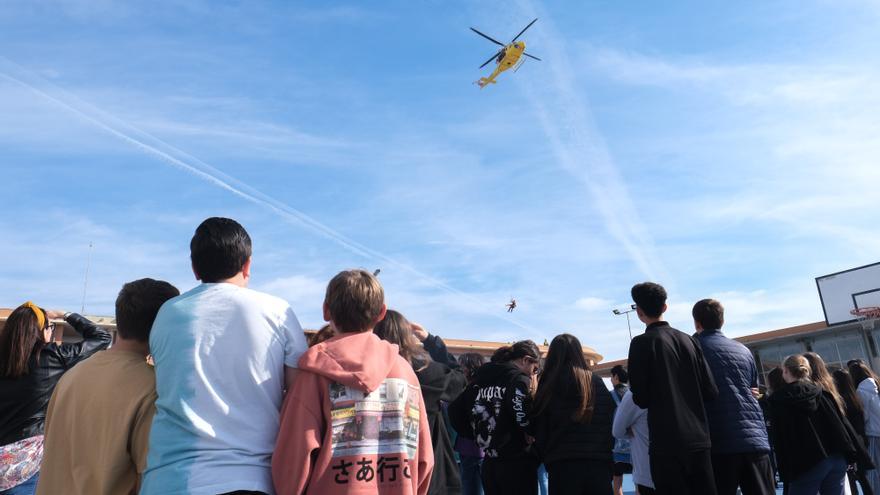 Doce mil alumnos de Torrevieja participan en el simulacro de terromoto en el aniversario del seísmo de 1829