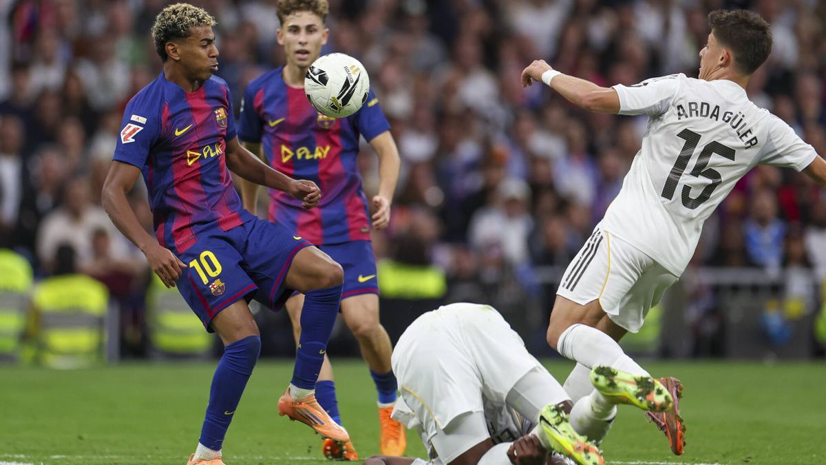Lamine Yamal, Fermín López y Arda Güler en el Madrid-Barça de LaLiga 2025/26